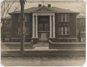 Oold Larchmont School